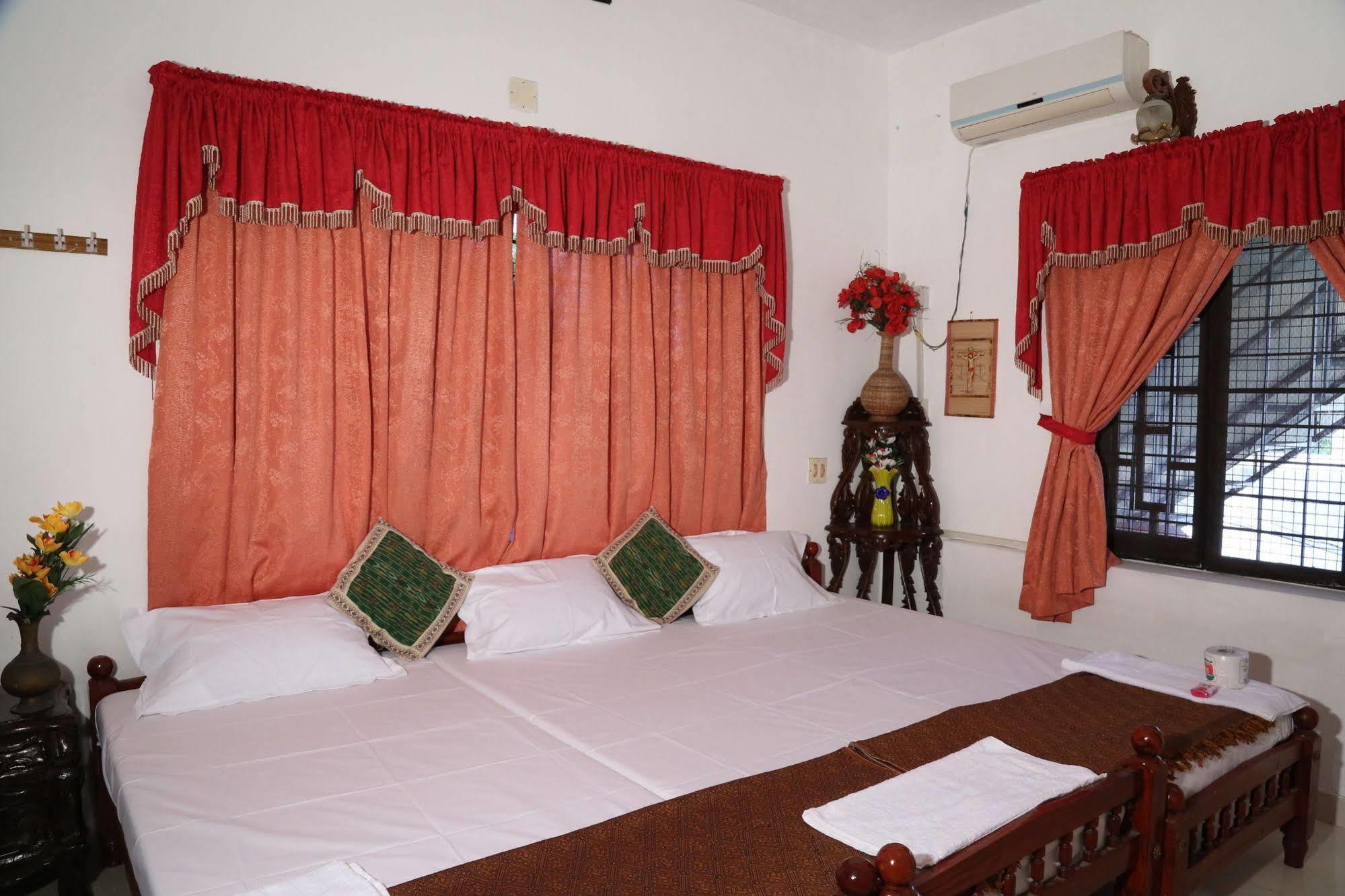 Dream Catcher Home Stay Kochi Exterior foto